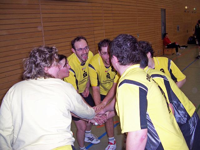 Neujahrst.Berlin024_edited.JPG - Alle schwören sich auf den Gegner ein. Auf geht's