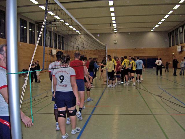 Neujahrst.Berlin151_edited.JPG - Endlich gewonnen. Den 1.Satz haben wir gewonnen und den 2. Brandenburg. Im Tie Break konnten wir hoch mit 15:6 gewinnen,hua.