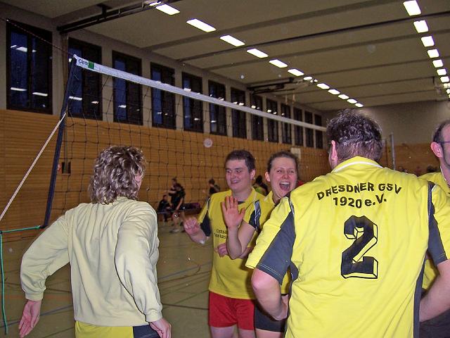 Neujahrst.Berlin153_edited.JPG - Wie gewohnt unsere Biene beim Jubeln. Ist dieses lächeln nicht Süß!