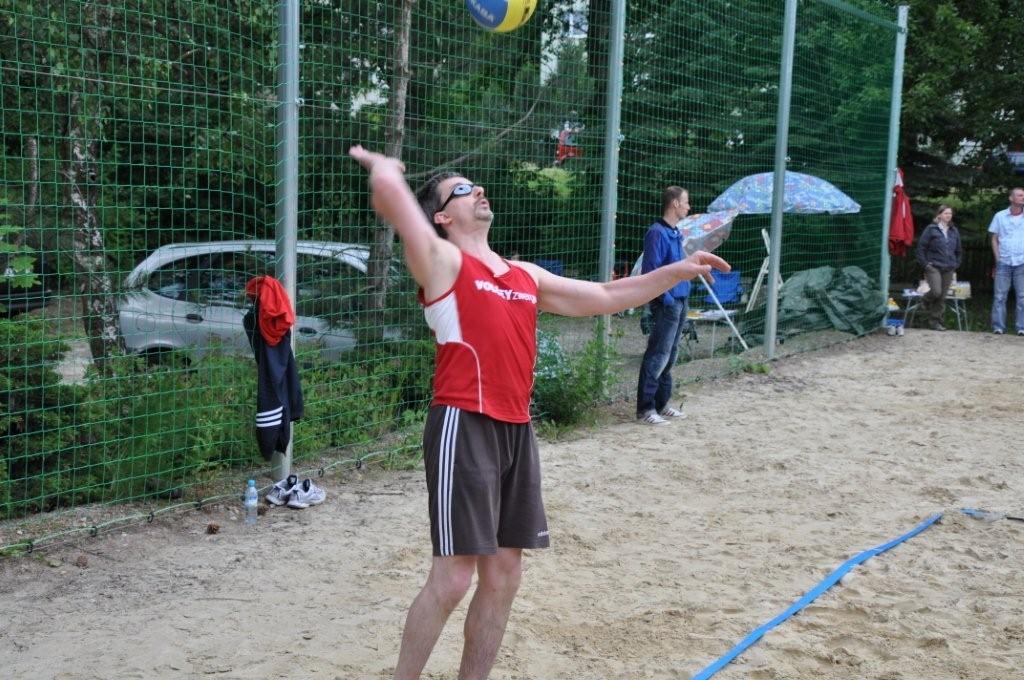 Thomas beim Aufschlag